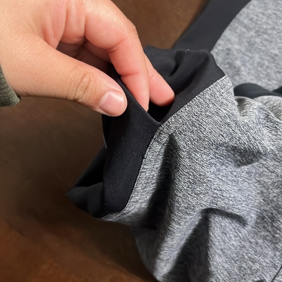 Lululemon legging 
25 - Picture 3 of 6